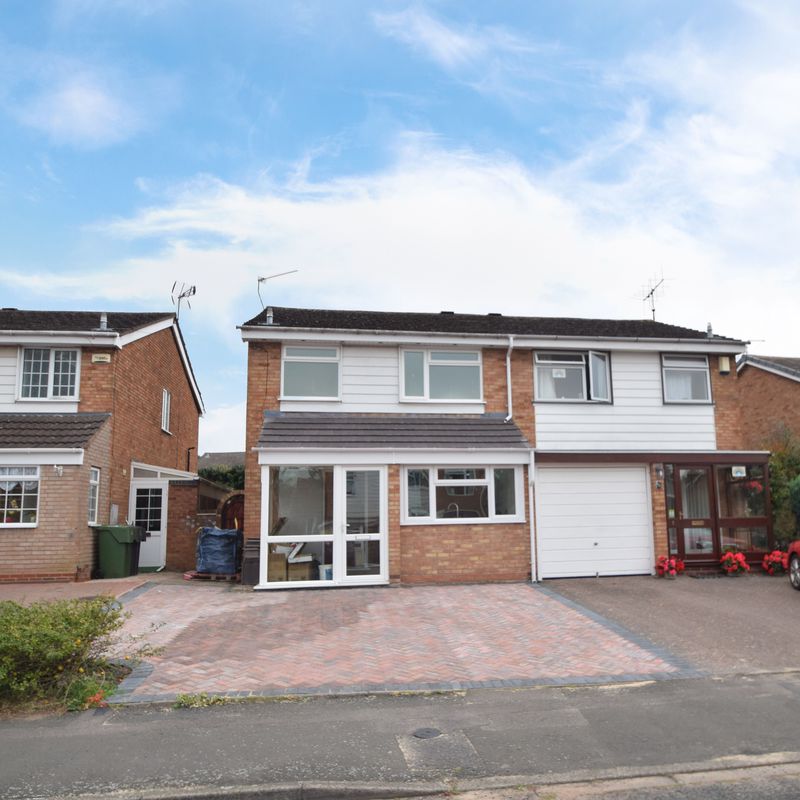 3 bed house to rent in Chadcote Way, Catshill, B61