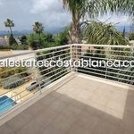Rent 4 bedroom house of 225 m² in Alicante
