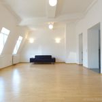 Miete 5 Schlafzimmer haus von 207 m² in Wien