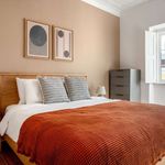 Rent 3 bedroom apartment of 108 m² in Lisboa