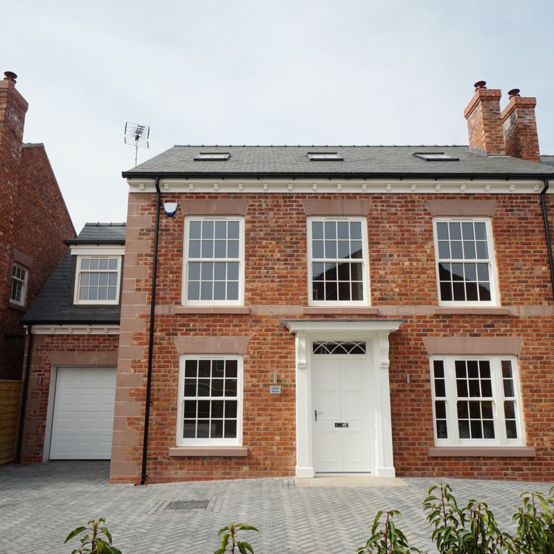 Executive Family Home in Hoole