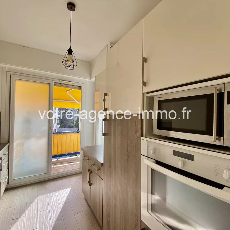 Nice-St Sylvestre / 2p meublé, 54m² avec 2 balcons-975€ 53.52 m2 Quartier Sa Saint-Sylvestre