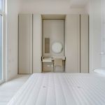 Rent 2 bedroom apartment of 210 m² in Milano