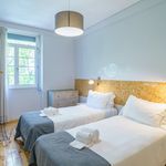Rent 4 bedroom apartment of 154 m² in Porto