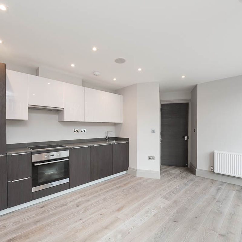 1 bedroom property to let in Fulham Road, Fulham Broadway, SW6 - £2,318 pcm Walham Green