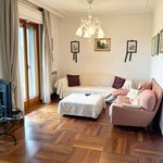 Affitto 5 camera appartamento di 125 m² in Perugia