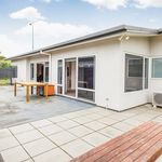 Rent 3 bedroom house of 472 m² in Palmerston North
