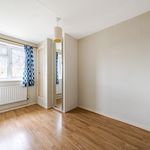 Rent 3 bedroom flat in Walton-on-Thames