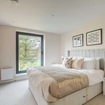 Rent 2 bedroom flat of 70 m² in London