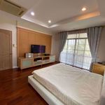Rent 5 bedroom house of 440 m² in Phatthanakan