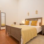 Rent 4 bedroom house of 200 m² in Monte Lemos