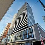 Appartement de 893 m² avec 3 chambre(s) en location à Toronto
