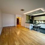 Rent 4 bedroom apartment of 84 m² in Levallois-Perret
