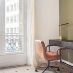 Rent 2 bedroom apartment of 92 m² in Champs-Elysées, Madeleine, Triangle d’or