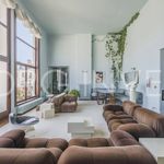 Rent 7 bedroom apartment of 271 m² in Paris
