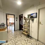 Affitto 5 camera appartamento di 160 m² in Napoli