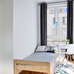 Wynajmij 4 sypialnię apartament w Warszawa