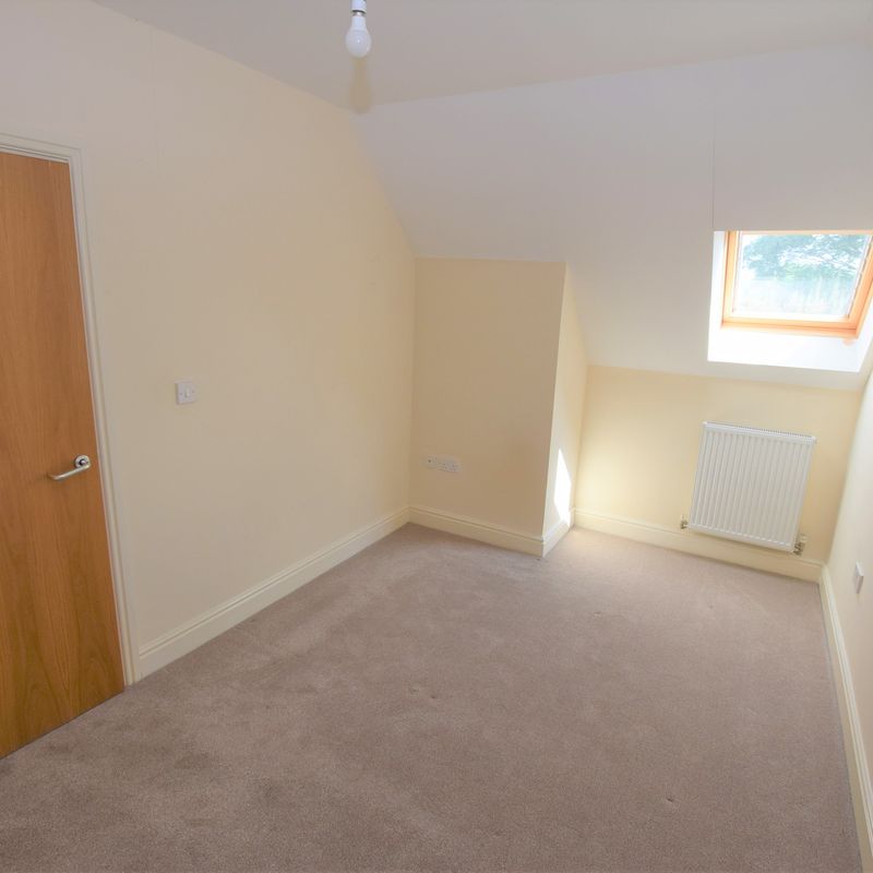 2 bed apartment to rent in Stoke Lane, Gedling, NG4 £775 per month Netherfield
