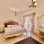 Rent 3 bedroom house of 338 m² in Dubai