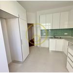 Rent 5 bedroom apartment of 130 m² in Lisbon