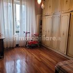 Affitto 3 camera appartamento di 95 m² in Pregnana Milanese