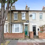 Rent 2 bedroom house of 653 m² in London