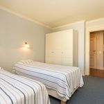 Rent 4 bedroom apartment of 250 m² in Lisboa