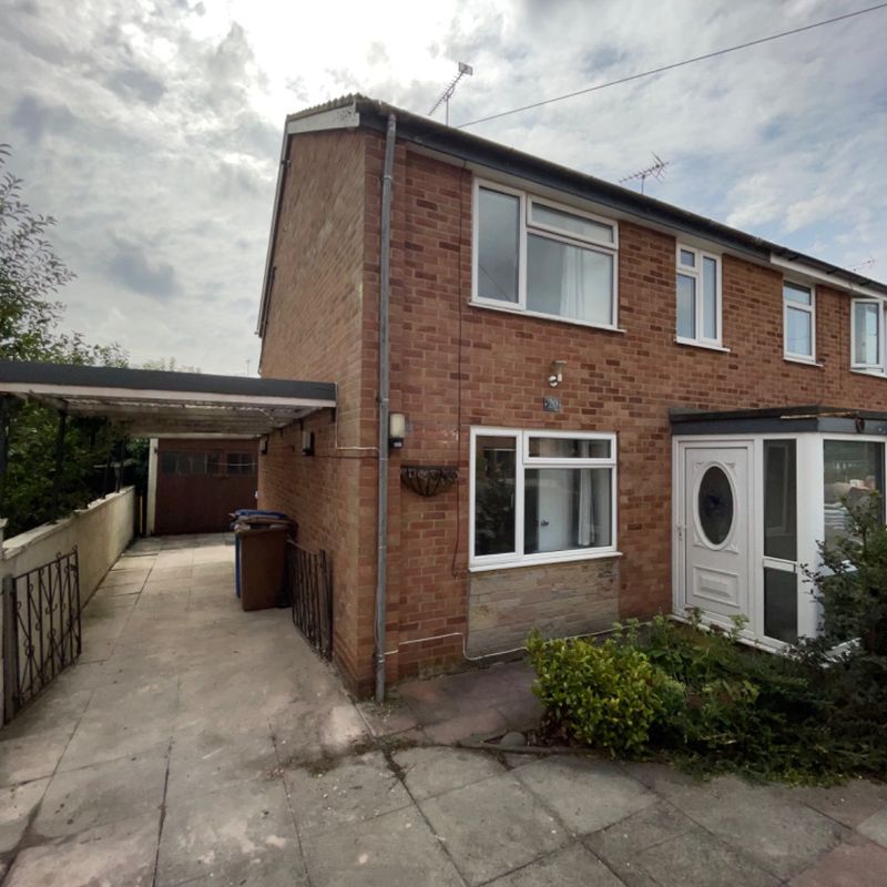 TO LET - *STUDENTS 2024/25* Superb four bedroom property to let in Derby with parking Markeaton