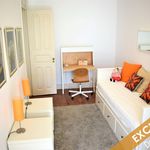 Rent 4 bedroom apartment of 95 m² in Lisboa