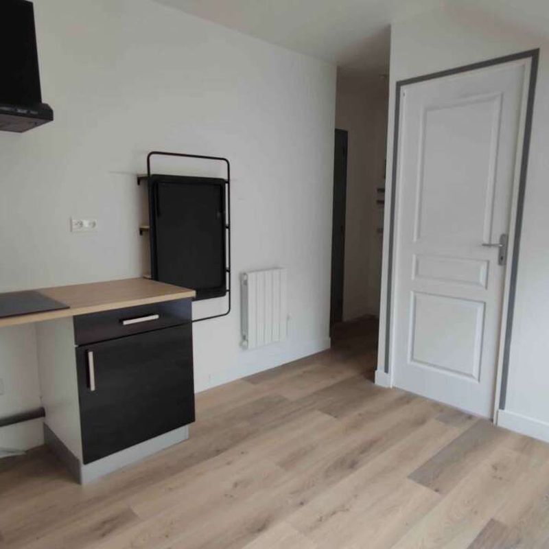 Location appartement 1 pièce 17 m² Amiens (80000)