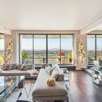 Rent 7 bedroom apartment of 270 m² in Paris
