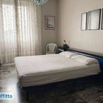 Affitto 5 camera appartamento di 135 m² in Milano