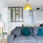 Rent 1 bedroom apartment of 42 m² in Bordeaux