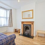 Rent 2 bedroom house of 653 m² in London