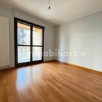Affitto 5 camera appartamento di 141 m² in Cuneo