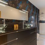 Rent 2 bedroom house of 200 m² in Calheta