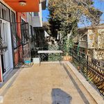 İstanbul konumunda 5 yatak odalı 240 m² ev
