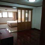 Rent 4 bedroom house of 336 m² in Phra Khanong
