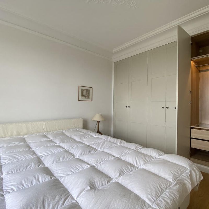 Location appartement meublé de 50 m2 rue Robert Planquette à Paris paris 9eme