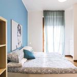 Rent a room of 125 m² in Milano