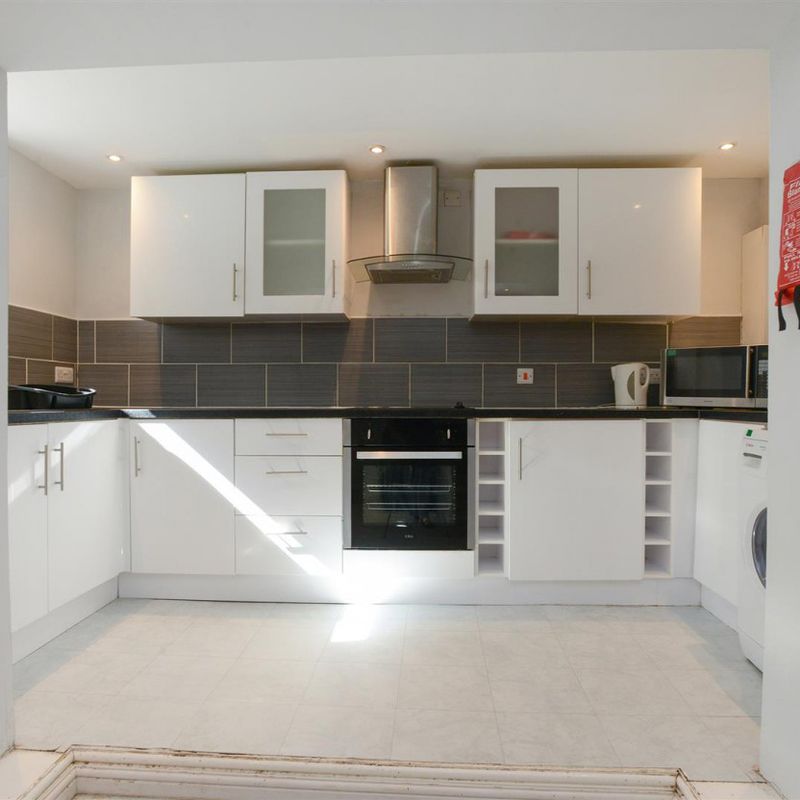 4 bed Apartment for Rent Sherwood Rise