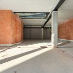Casco handelspand (300m²) met garage op topligging in Tielt!