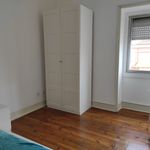 Rent a room of 96 m² in Amadora