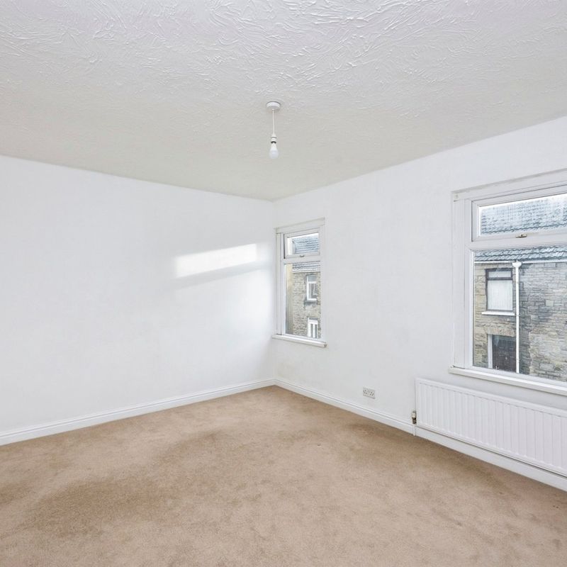 3 bedroom property to let in Osborne Street, NEATH - £875 pcm