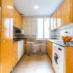 Rent a room of 85 m² in València
