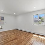 Rent 2 bedroom apartment of 111 m² in Bronx