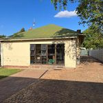 Rent 3 bedroom house of 863 m² in City of Tshwane