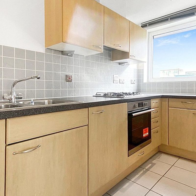 2 bedroom property to rent West Thamesmead