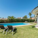 Rent 4 bedroom house of 265 m² in Marbella