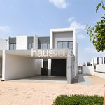 Rent 4 bedroom house of 252 m² in Dubai